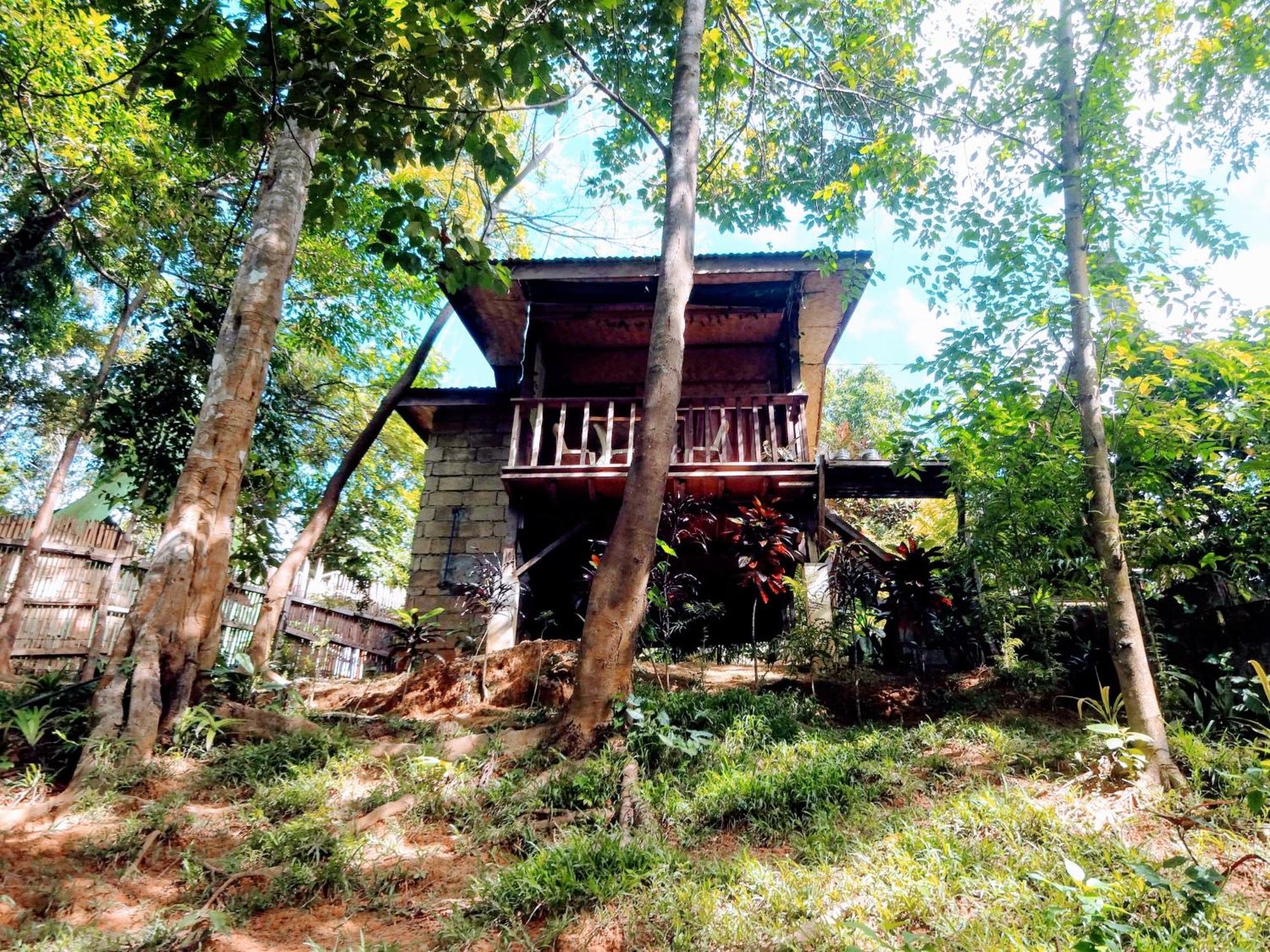 Camp Talusi Hilltop Overlooking El Nido Room photo